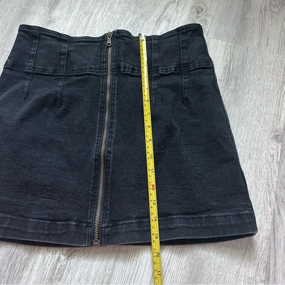 We The Free Black Denim Mini Skirt Front Zipper Stretch Material size 31 - Picture 6 of 6